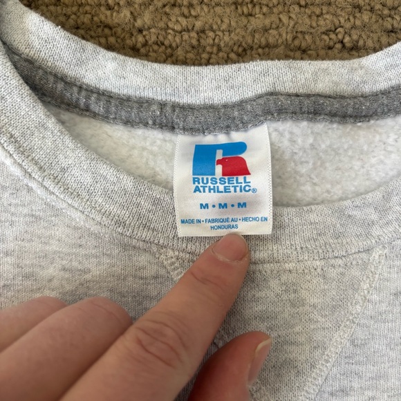 UCLA Bruins Sweater - Picture 4 of 5